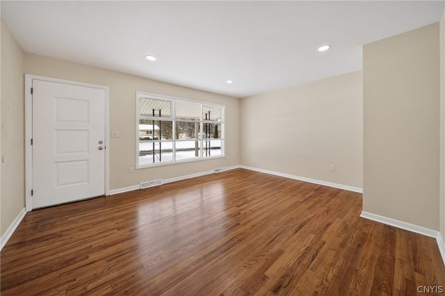 5887 Sutton Drive, Cicero, NY 13039