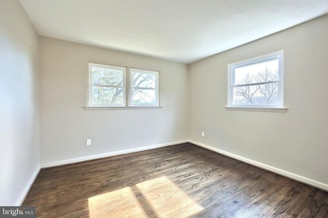 880 SPRINGVALE RD, Red Lion, PA 17356