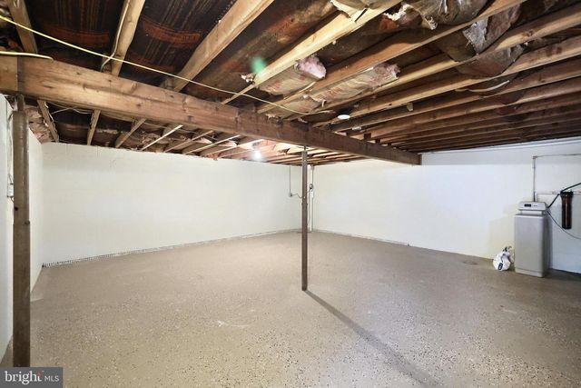 880 SPRINGVALE RD, Red Lion, PA 17356