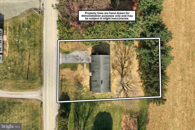 880 SPRINGVALE RD, Red Lion, PA 17356