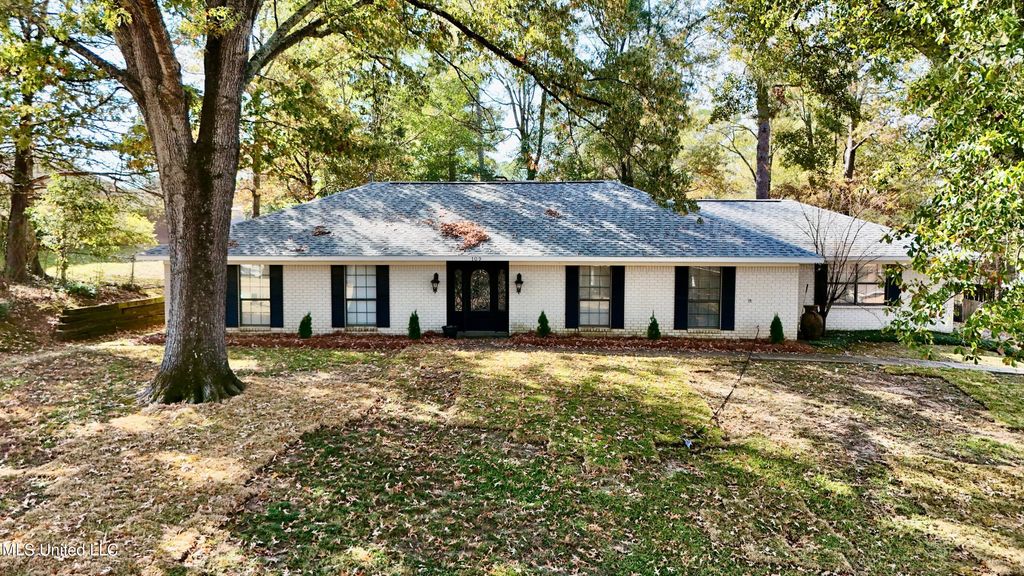109 Camp Garaywa Road, Clinton, MS 39056