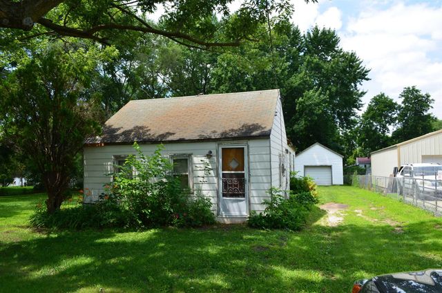 824 Evans Road, Evansdale, IA 50707