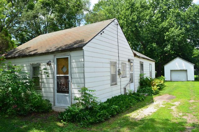 824 Evans Road, Evansdale, IA 50707