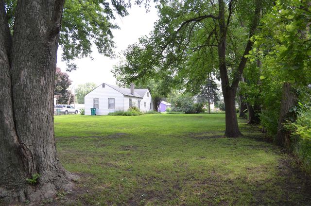 824 Evans Road, Evansdale, IA 50707