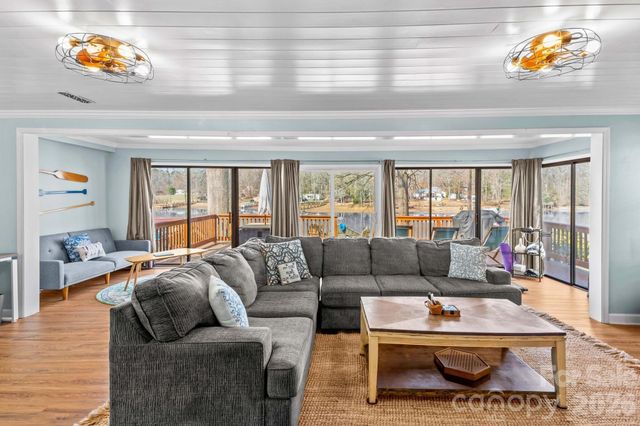 1331 Hickory Point Drive, Lexington, NC 27292