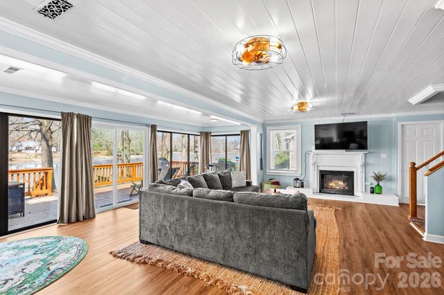 1331 Hickory Point Drive, Lexington, NC 27292