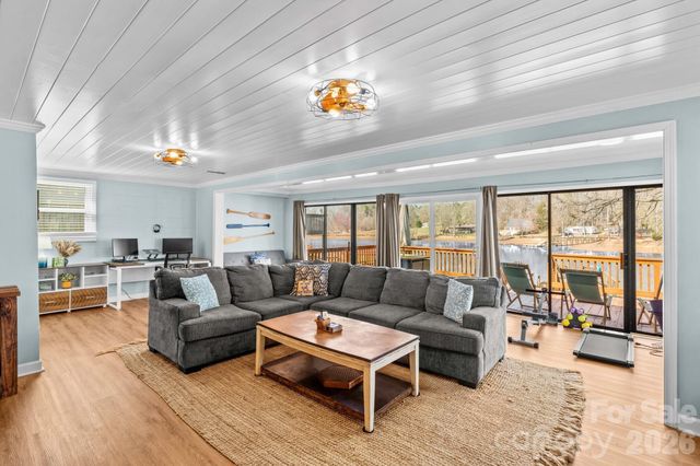 1331 Hickory Point Drive, Lexington, NC 27292