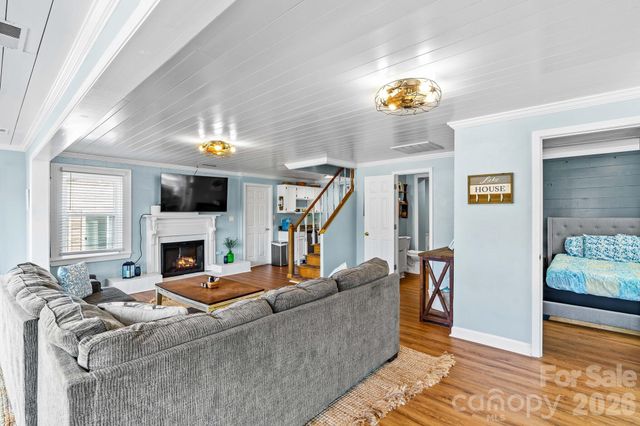 1331 Hickory Point Drive, Lexington, NC 27292