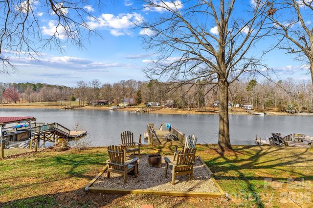 1331 Hickory Point Drive, Lexington, NC 27292