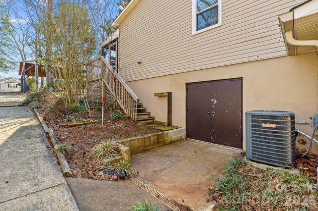 1331 Hickory Point Drive, Lexington, NC 27292