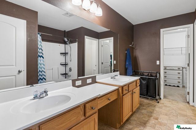 15079 Mormon Circle, Bennington, NE 68007
