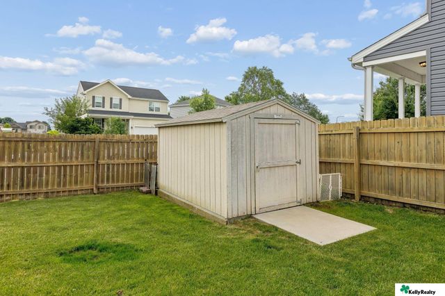 15079 Mormon Circle, Bennington, NE 68007