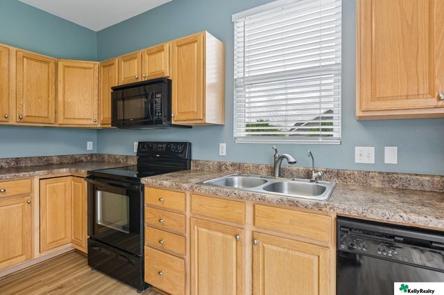 15079 Mormon Circle, Bennington, NE 68007