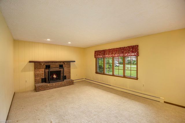 3162 Mcclure Drive, Troy, MI 48084