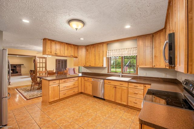 3162 Mcclure Drive, Troy, MI 48084