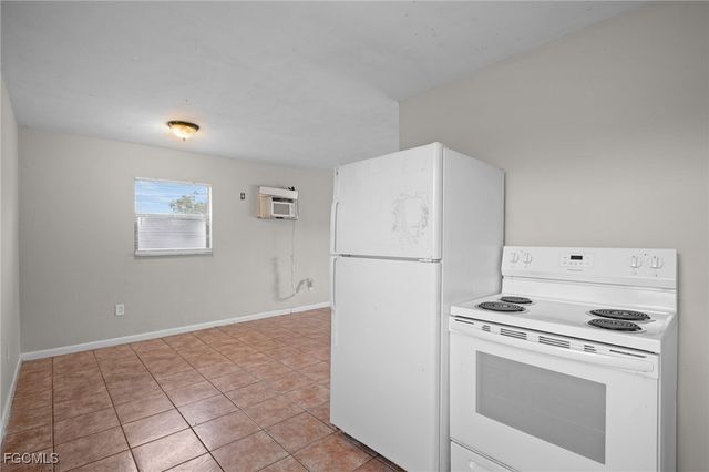 1604 oak DR, Fort Myers, FL 33907