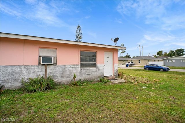 1604 oak DR, Fort Myers, FL 33907