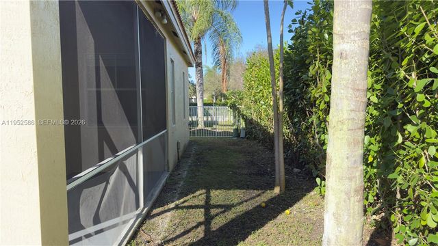 1792 Aspen Ln 1792, Weston, FL 33327