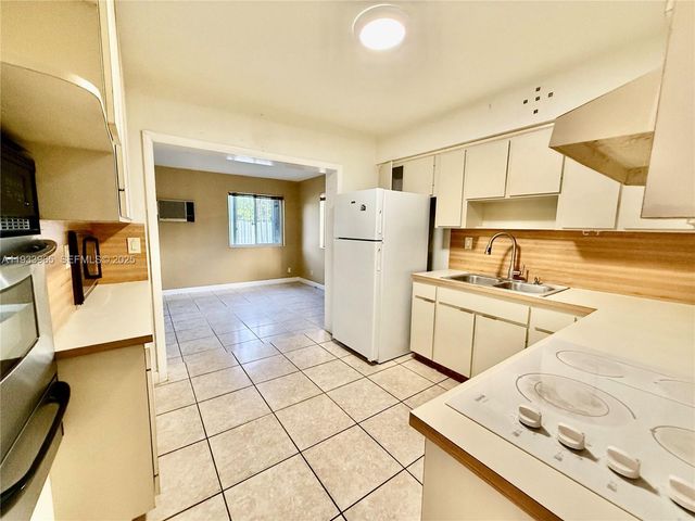 2801 SW 92nd Ct, Miami, FL 33165