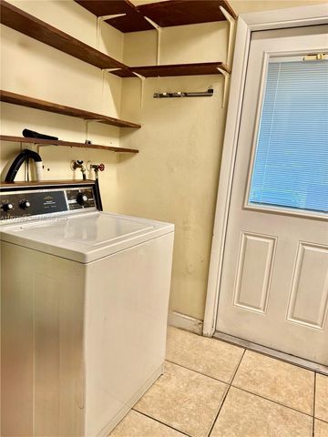 2801 SW 92nd Ct, Miami, FL 33165