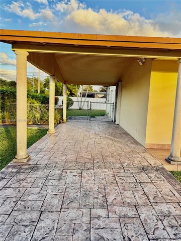 2801 SW 92nd Ct, Miami, FL 33165