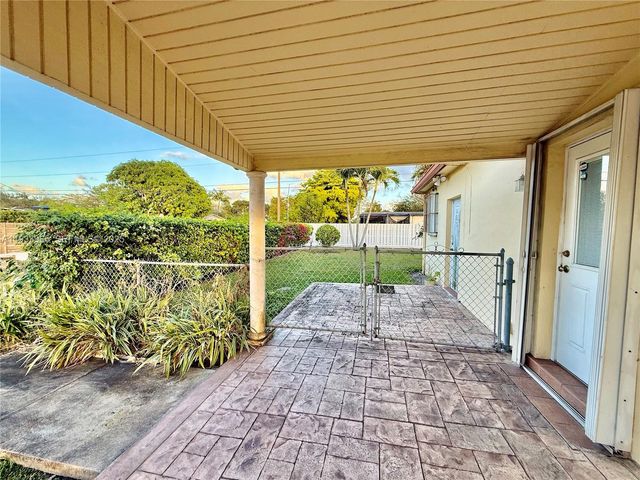 2801 SW 92nd Ct, Miami, FL 33165