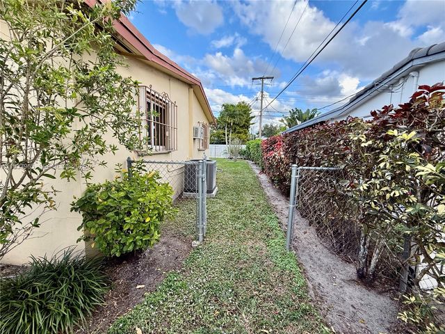 2801 SW 92nd Ct, Miami, FL 33165