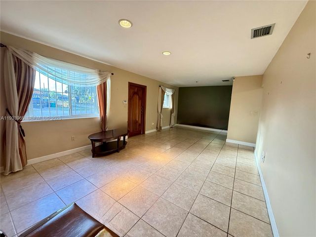 2801 SW 92nd Ct, Miami, FL 33165