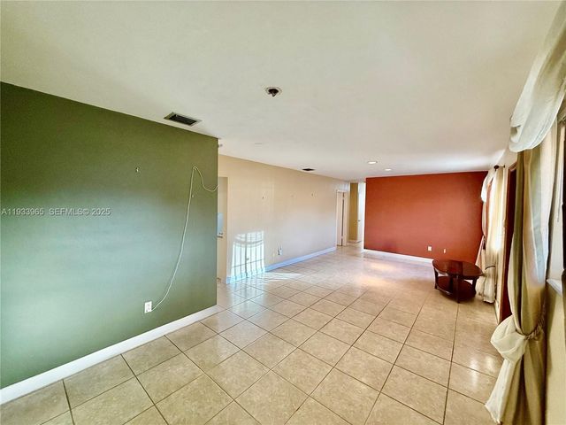 2801 SW 92nd Ct, Miami, FL 33165