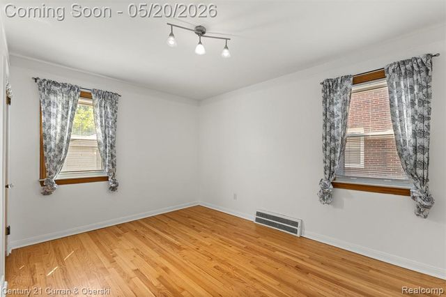 15587 Russell Avenue, Allen Park, MI 48101