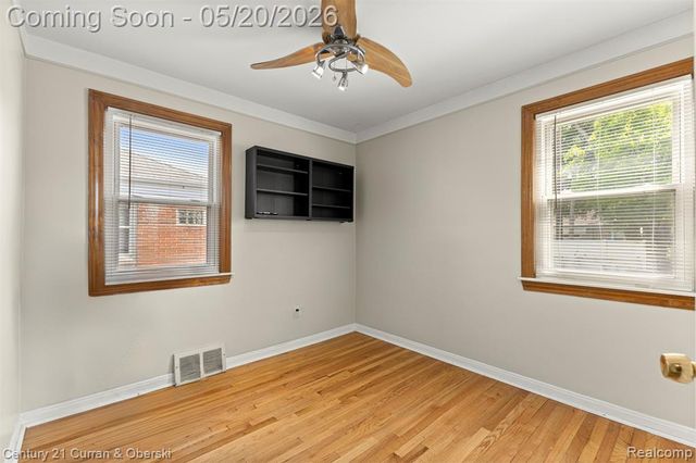 15587 Russell Avenue, Allen Park, MI 48101
