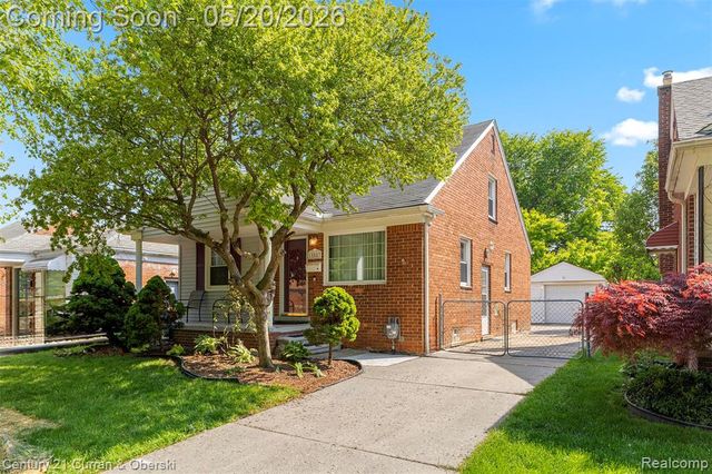 15587 Russell Avenue, Allen Park, MI 48101