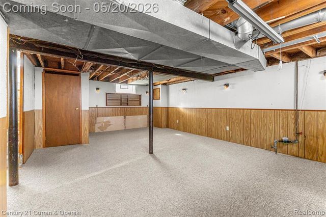 15587 Russell Avenue, Allen Park, MI 48101