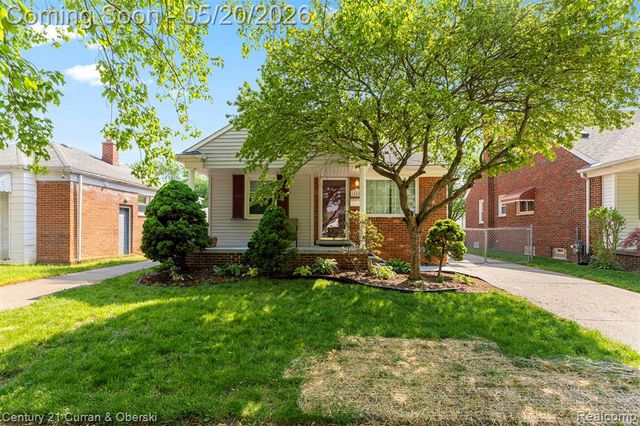 15587 Russell Avenue, Allen Park, MI 48101