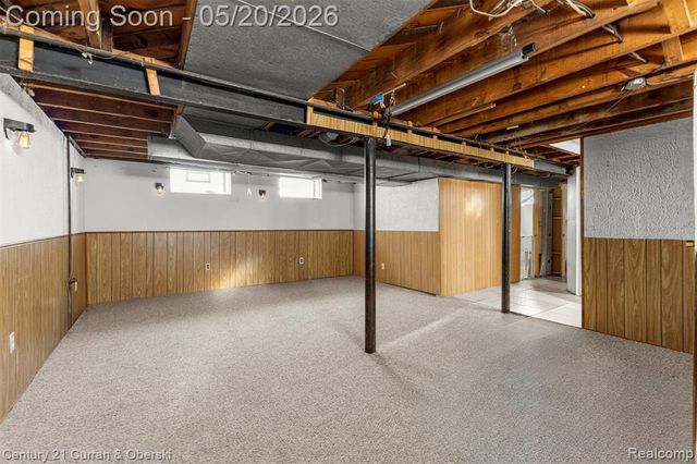 15587 Russell Avenue, Allen Park, MI 48101