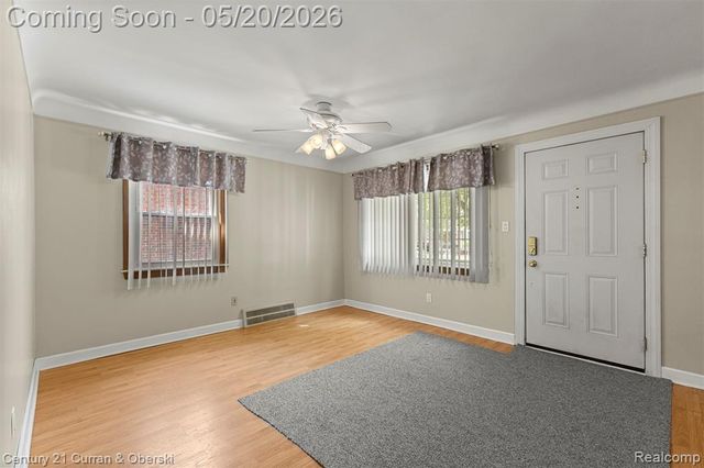 15587 Russell Avenue, Allen Park, MI 48101