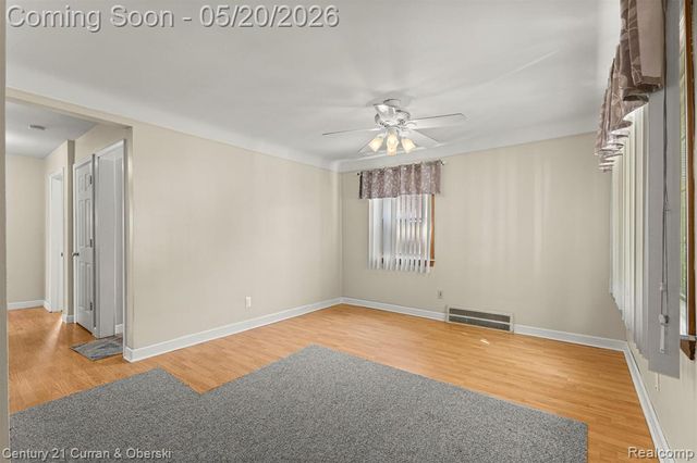 15587 Russell Avenue, Allen Park, MI 48101