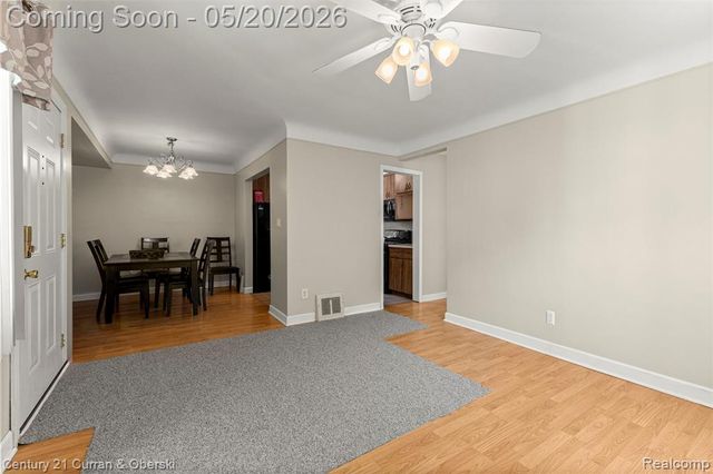 15587 Russell Avenue, Allen Park, MI 48101