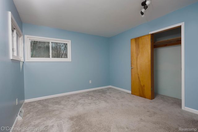 10496 Yale Road, Greenwood Township, MI 48006