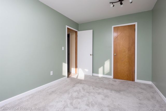 10496 Yale Road, Greenwood Township, MI 48006