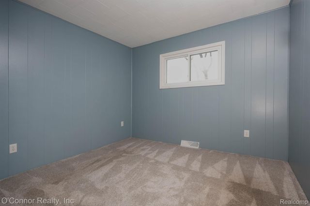 10496 Yale Road, Greenwood Township, MI 48006