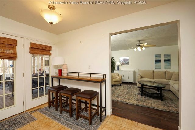 10 Hayes Lane, Hurricane, WV 25526