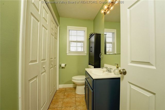 10 Hayes Lane, Hurricane, WV 25526