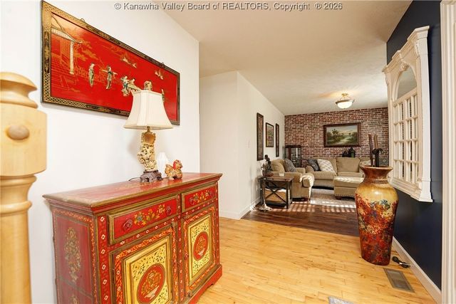 10 Hayes Lane, Hurricane, WV 25526