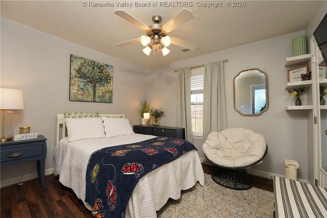 10 Hayes Lane, Hurricane, WV 25526