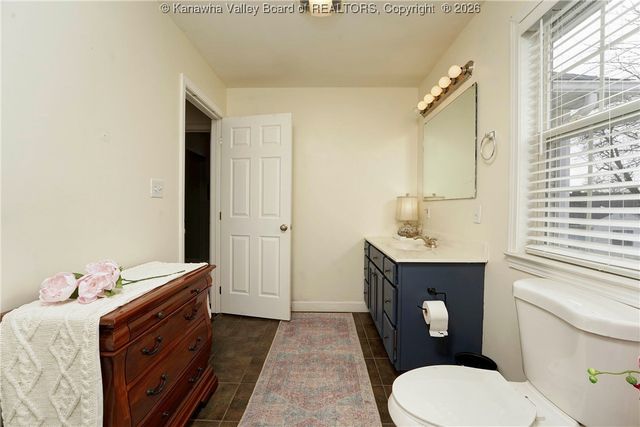 10 Hayes Lane, Hurricane, WV 25526