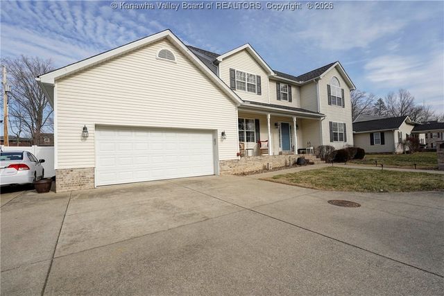 10 Hayes Lane, Hurricane, WV 25526