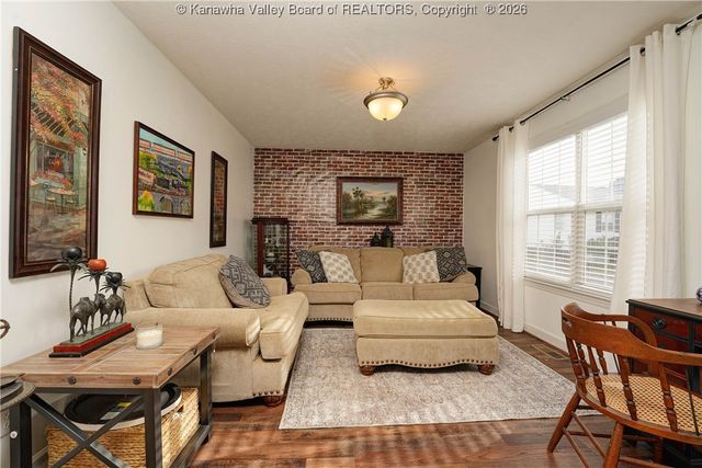 10 Hayes Lane, Hurricane, WV 25526