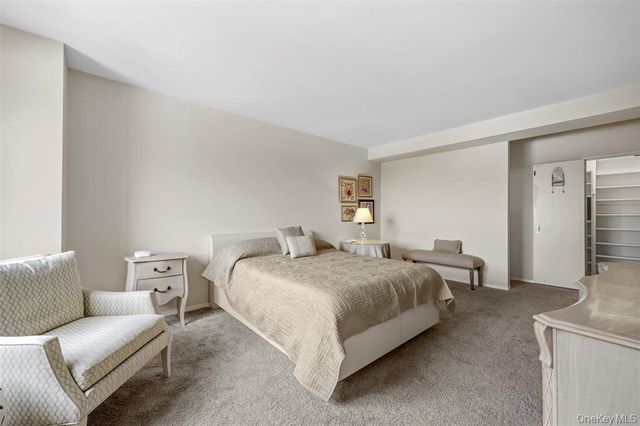 26910 Grand Central Pkwy Apt 19K, New York City, NY 11005