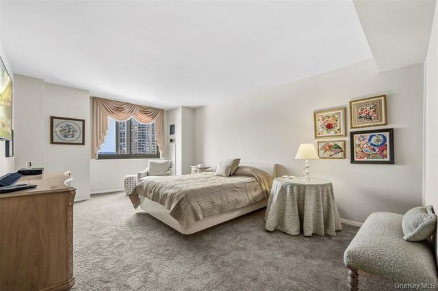 26910 Grand Central Pkwy Apt 19K, New York City, NY 11005